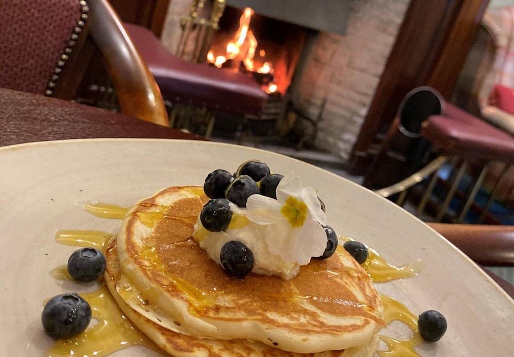 Londonderry Arms Hotel Carnlough Eksteriør billede